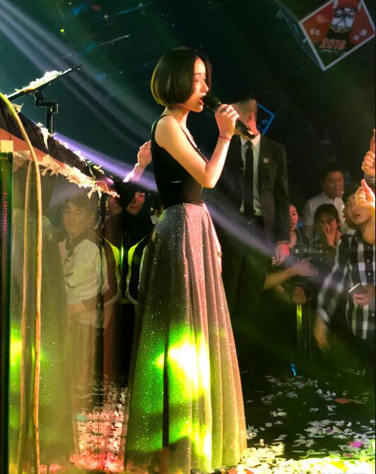 抖音胡66爱唱歌个人资料简介 胡66真实姓名微博直播间照片写真