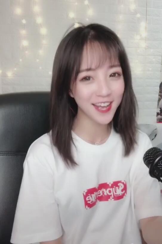 抖音美女莉哥o3o个人资料简介 莉哥o3o照片直播间微博写真生活照