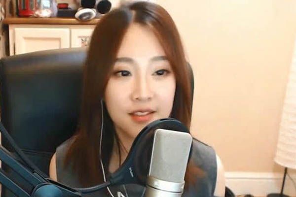 despacito中文歌词翻译什么意思 冯提莫翻唱去哪听