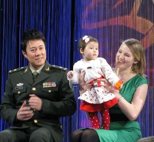 蔡国庆现任老婆是谁瑞婷资料背景 蔡国庆妻子照片