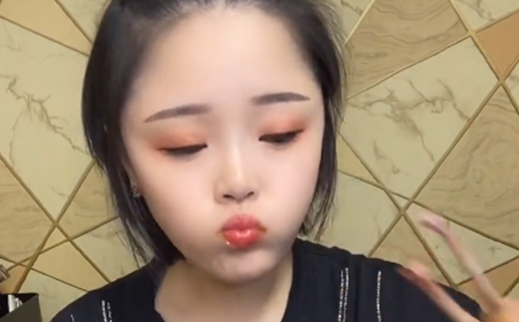快手小鱼个人资料简介 小鱼直播间