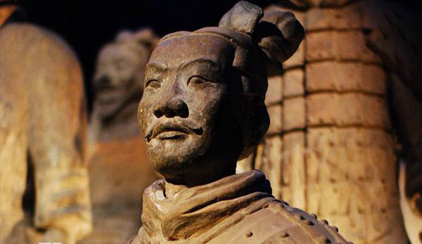 秦始皇兵马俑是真人陪葬吗 兵马俑为何千人不同面