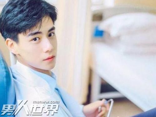 胡一天为什么叫胡老师 胡一天成名之路