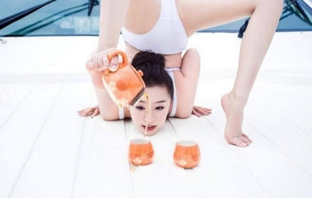 Ůһչʾ ֱ̫ţ