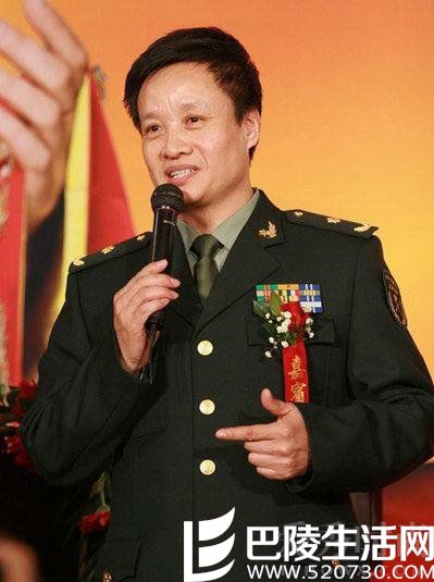蔡国庆是什么级别军官 明星军衔的照片