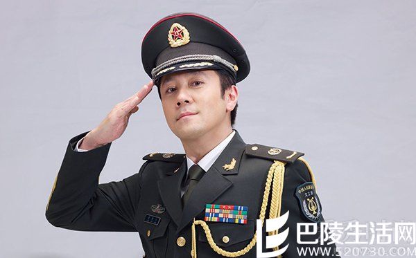 蔡国庆是什么级别军官 明星军衔的照片