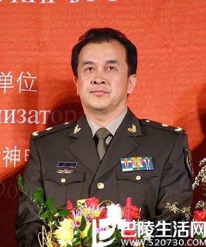 蔡国庆是什么级别军官 明星军衔的照片