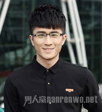 戴眼镜男生发型 凭什么你不能像吴亦凡那么帅