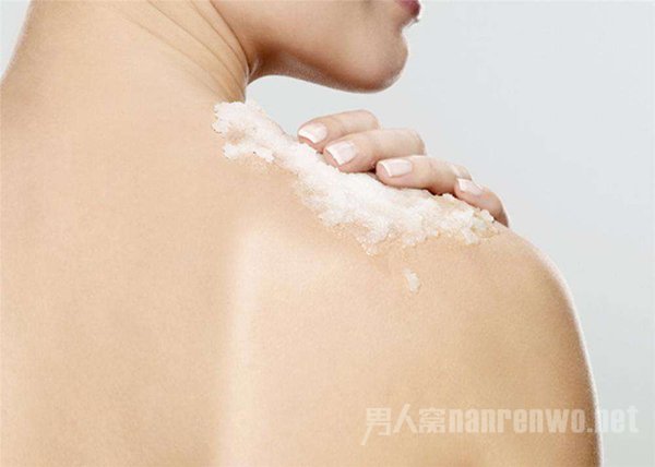 磨砂膏怎么用 它真的可以改善粗糙肌肤吗