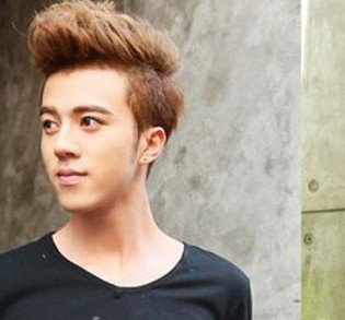 如何梳好看的发型 潮男更加帅气迷人