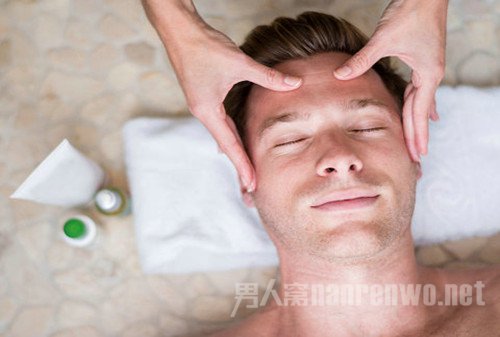 油性皮肤男士使用面膜中需注意什么 如何控油？