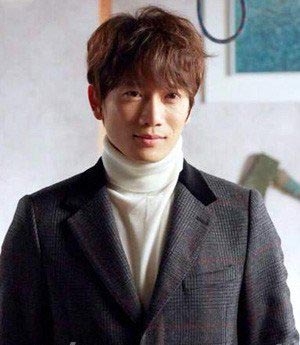 韩式长脸男生蓬松发型 秒变瓜子脸