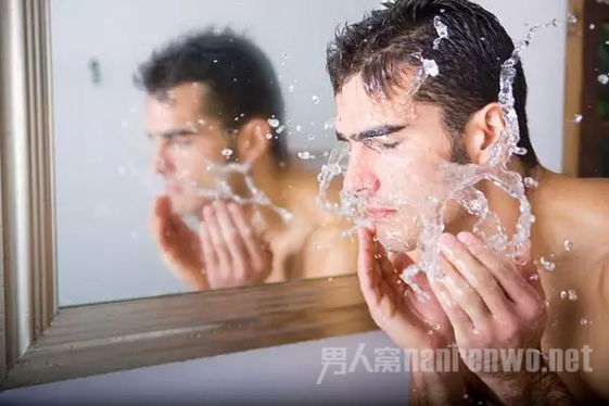 脸都没洗好就想谈恋爱 女孩们只能呵呵呵