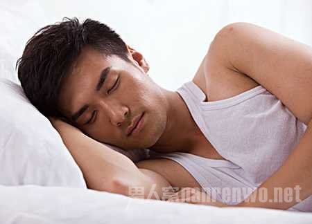 请善待你的脸 男人的最佳护肤时间在晚上