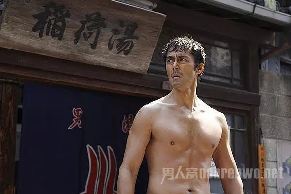 男人已经不光光护脸啦 还有他们那强壮的身子