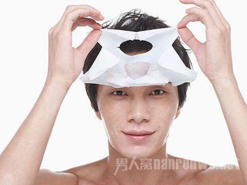 做面膜的最佳时间 护肤也应该找到正确方法