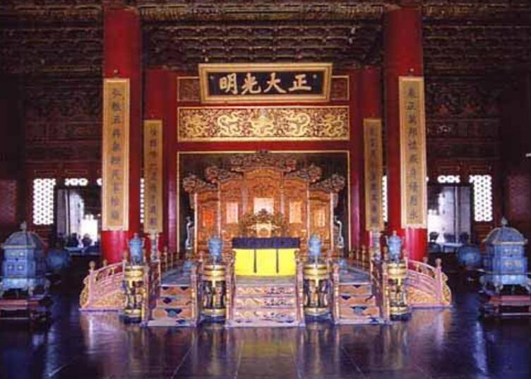 1992年故宫灵异事件怎么回事 墙壁红颜色成分与闪电结合有关)