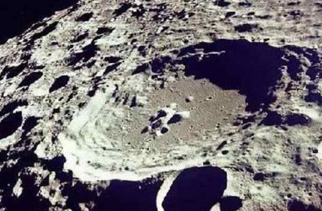中国登月被外星人警告过吗？ 阿波罗登月到底是真是假？