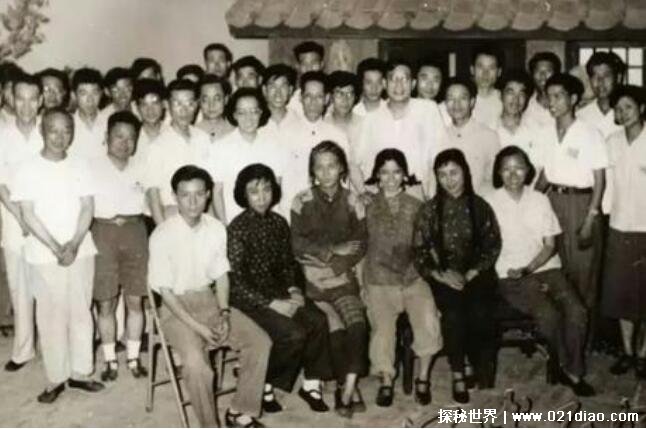 国内第一部电视剧《一口菜饼子》 北京电视台现场直播
