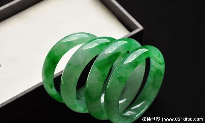 不适合戴翡翠的人有哪些 从事体力劳动不易戴易碎
