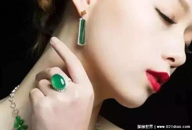 不适合戴翡翠的人有哪些 从事体力劳动不易戴易碎