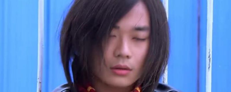 ½