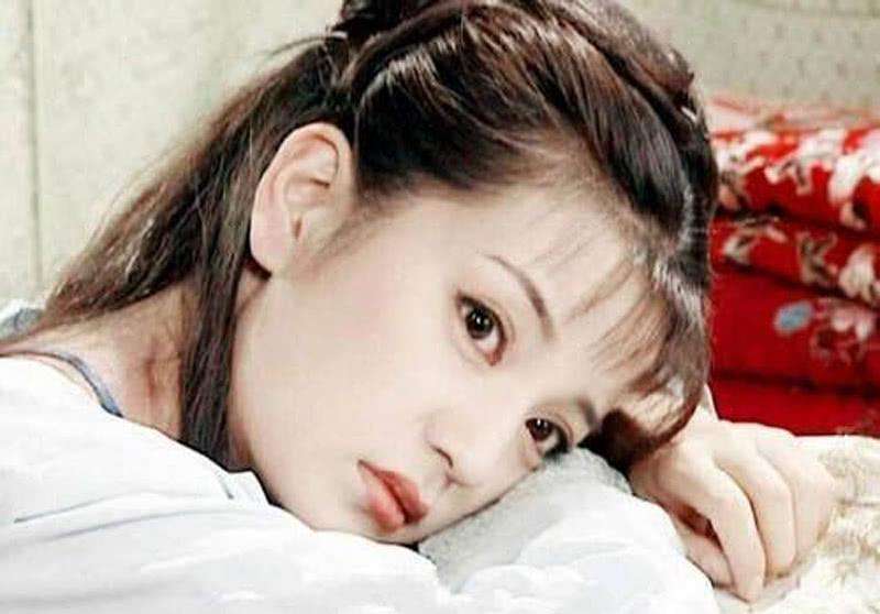 赵薇近照显老态,素颜形象崩塌