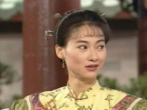 惠英红的婚姻、家庭与早年风采:八个兄弟姐妹的事业揭秘