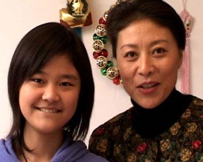 岳以恩的父母是谁?岳红与前夫张韶的相关信息。