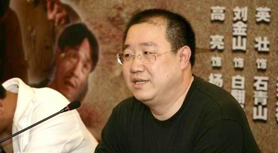 英达公开向巴图表达内疚并表示将遗产留给巴图,但为何巴图仍然不愿认英达?
