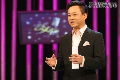 朱军退出主持后的工作动向与强大背景揭秘