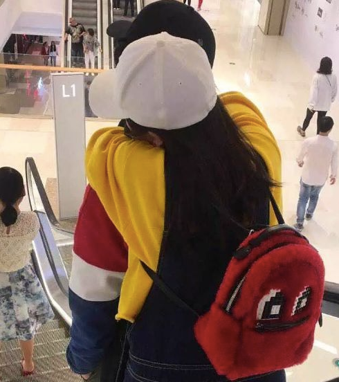 张新成的恋情:与周雨彤的绯闻及与刘芷微的关系解析