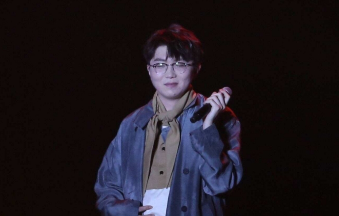 毛不易: 个人简介, 身高, 公司与坎坷身世, 人品深度解析