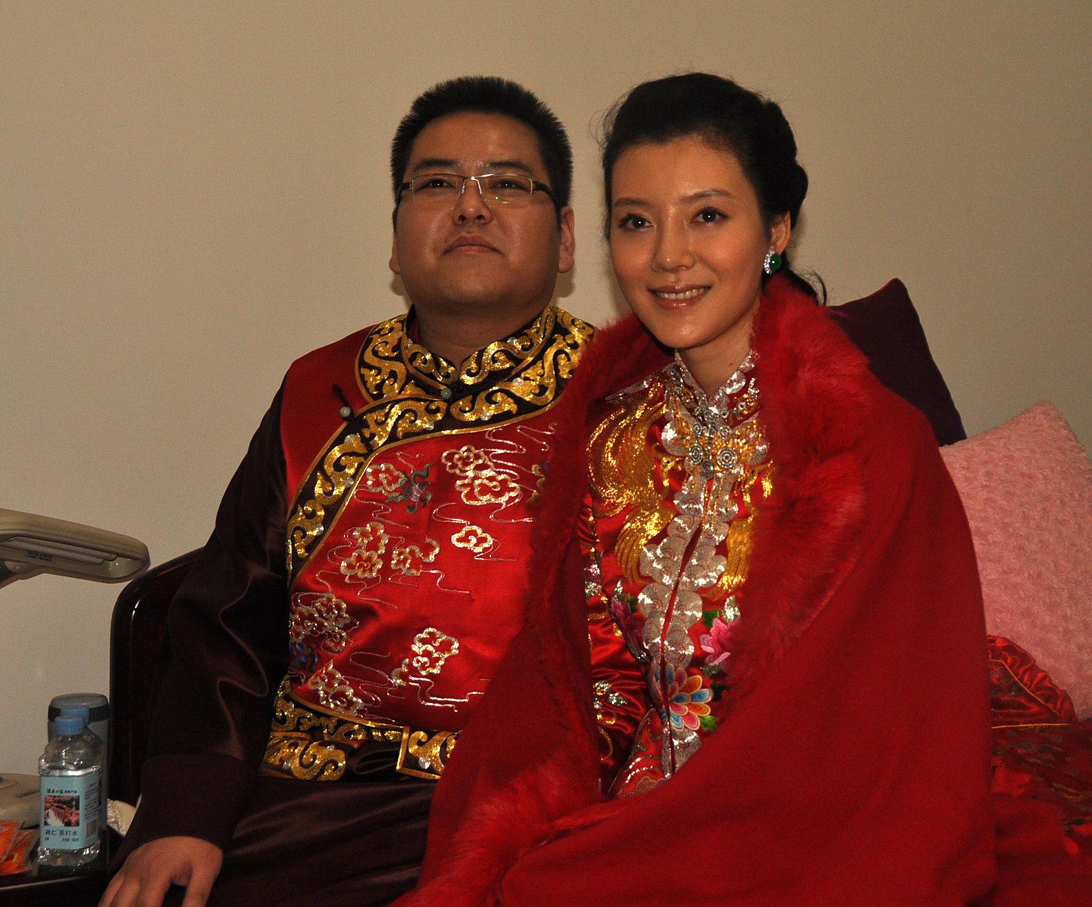 车晓前夫与离婚原因探究,现任老公身份背景揭秘