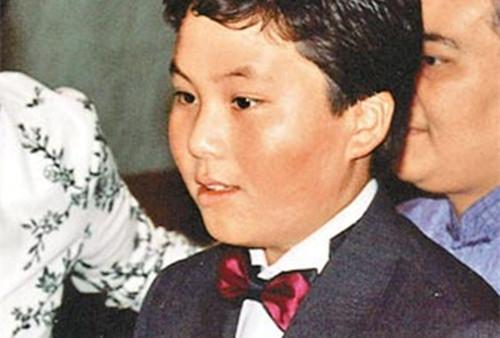 何猷佳是否真实存在?何超盈与四房家属的矛盾与辟谣