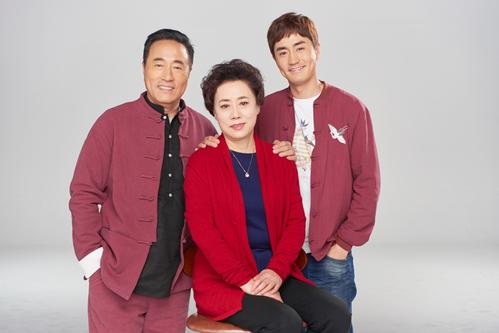 杨立新离婚原因与新妻子揭秘,谣言从何而来?