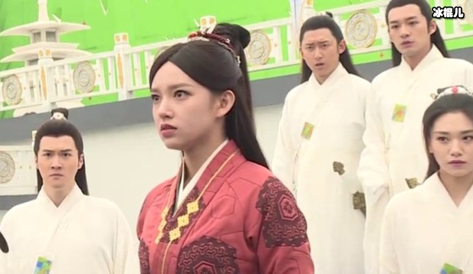 程潇《天醒之路》播出之际，曝出撸猫美照引热议：新大陆般的惊喜发现！