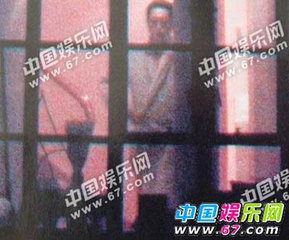 澄清事实:李嘉欣与前夫窗前并无激战,酒店照片系误传(2)