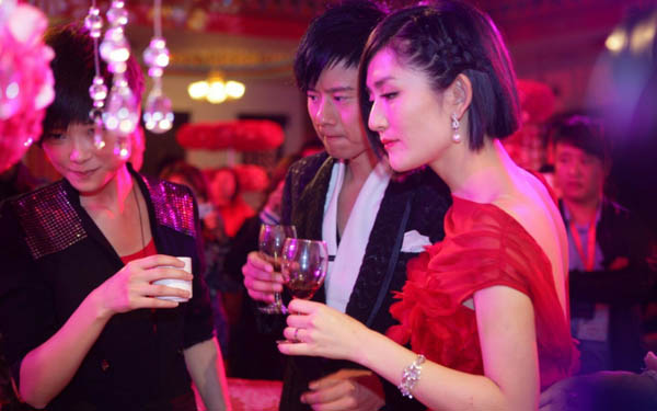 谢娜张杰婚礼现场照曝光张杰发表婚誓感动众人
