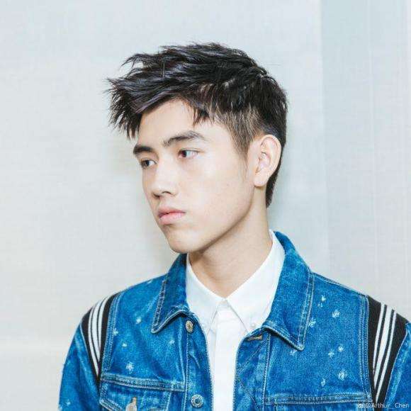陈凯歌大儿子陈雨昂近照曝光，学霸一枚，女友首次被曝