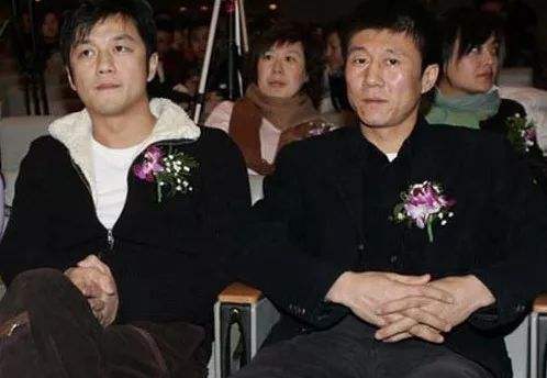李亚鹏欠款4000万,靠香港居民身份翻身?真相令人意外