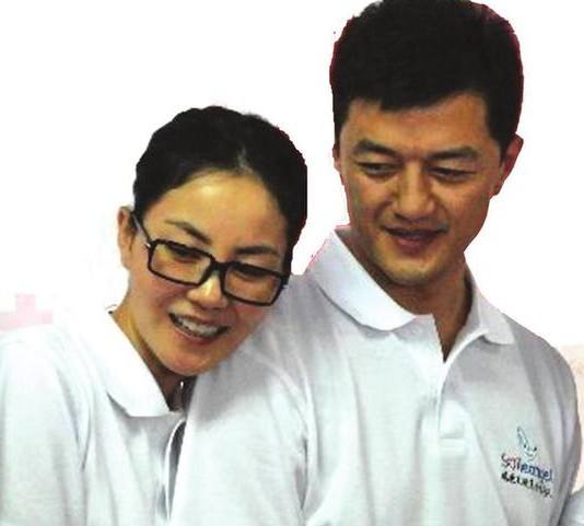 李亚鹏欠款4000万,靠香港居民身份翻身?真相令人意外