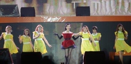 阿里女神李恬淘宝晚会走红,揭秘辣妈李恬资料背景及联系方式
