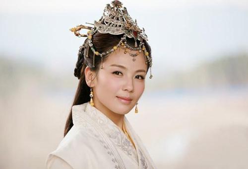 刘涛近照引热议,揭秘娱乐圈塌鼻子女明星们现状