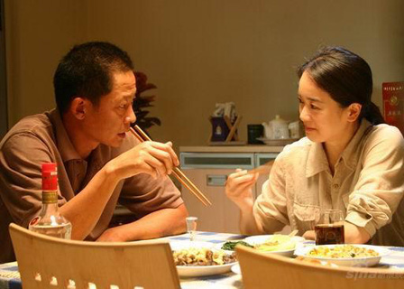 王志文两任妻子图曝光，与徐帆曾同居，分手原因引关注