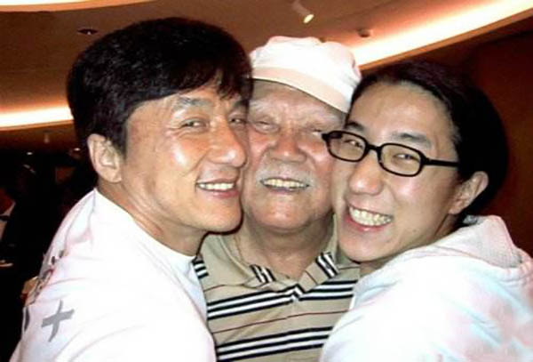 揭秘：成龙的真名竟然不是陈港生？真实身份引热议