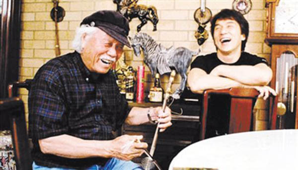 揭秘：成龙的真名竟然不是陈港生？真实身份引热议