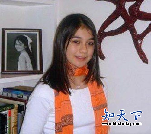 张铁林混血女儿月亮私房照首曝光现任妻子资料照片同步公开