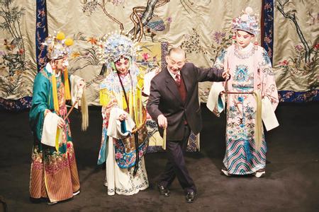 京剧大师梅葆玖个人资料及其夫人年轻时照片汇总
