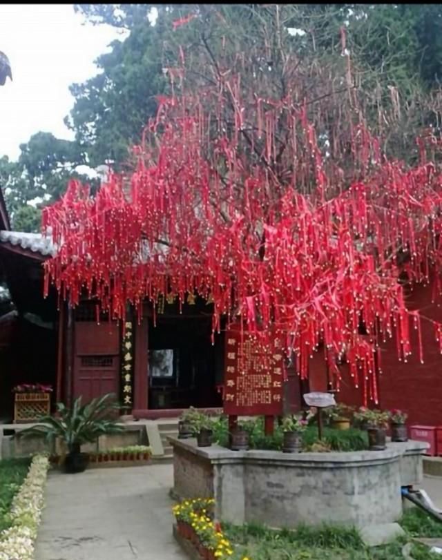 文殊菩萨保佑什么 高考拜文昌菩萨还是文殊菩萨